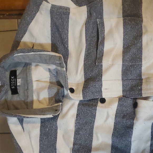 Thick button down - Picture 2 of 2